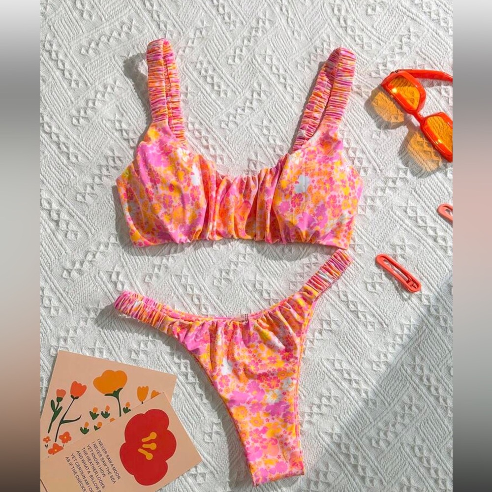 Floral bikini set